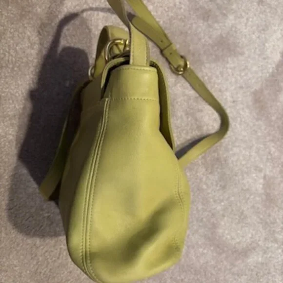 Vintage Coach Leather Chartreuse Cross Body Snap Closure Bag w/ Wallets Included - Picture 8 of 16
